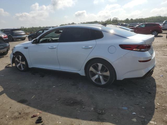 5XXGT4L32KG353554 - 2019 KIA OPTIMA LX WHITE photo 2