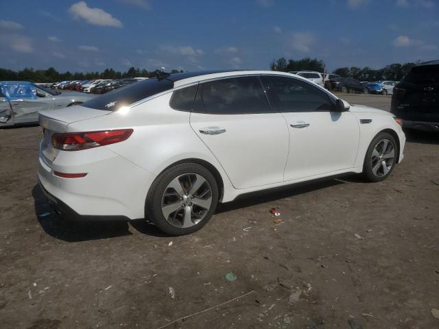5XXGT4L32KG353554 - 2019 KIA OPTIMA LX WHITE photo 3