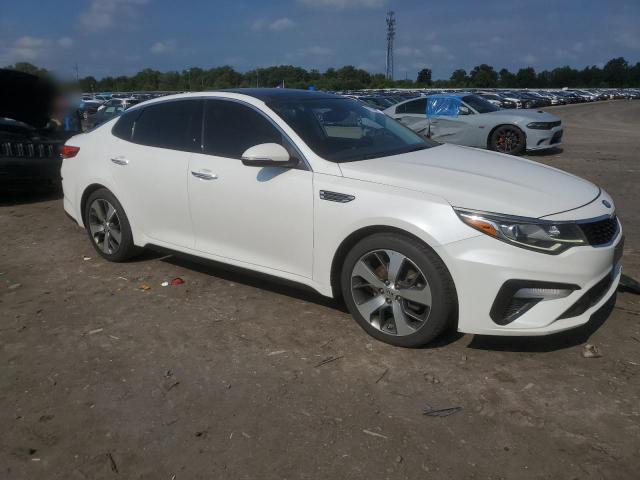 5XXGT4L32KG353554 - 2019 KIA OPTIMA LX WHITE photo 4