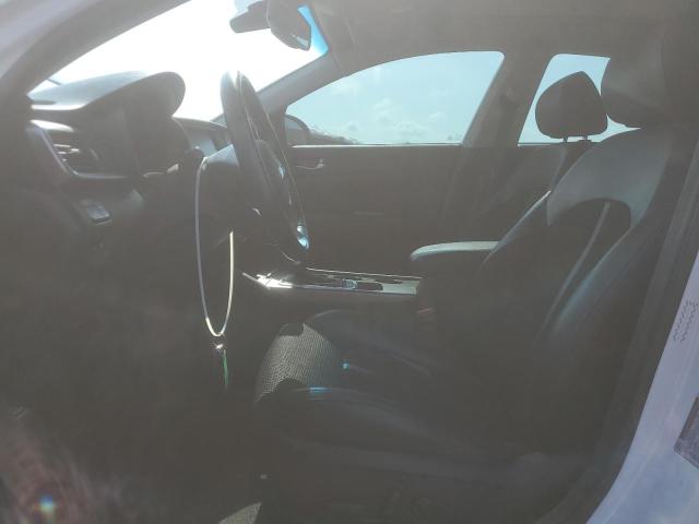 5XXGT4L32KG353554 - 2019 KIA OPTIMA LX WHITE photo 7