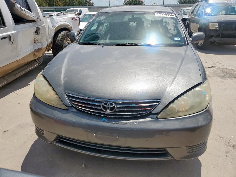 4T1BE32K95U956714 - 2005 TOYOTA CAMRY LE GRAY photo 5