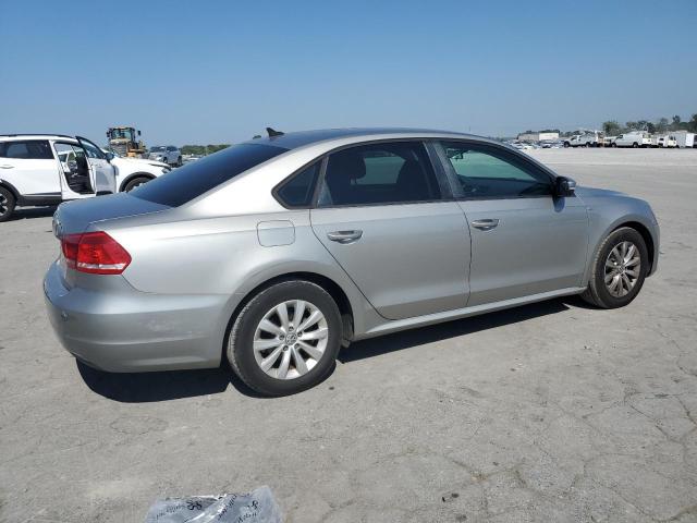 1VWAP7A35EC020507 - 2014 VOLKSWAGEN PASSAT S 银色 照片 3