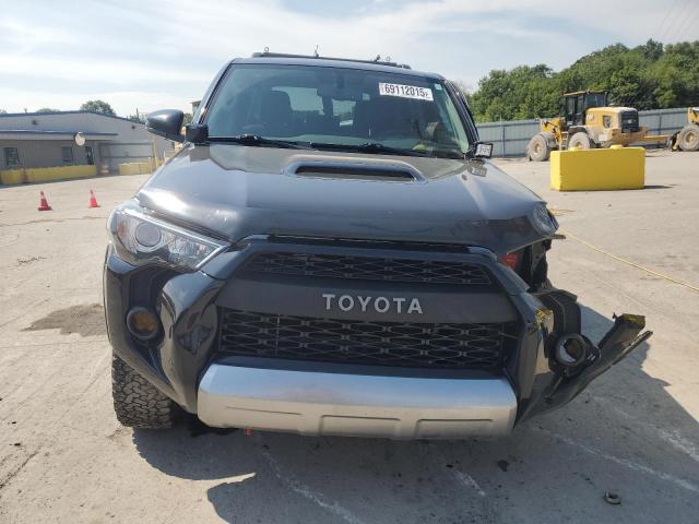 JTEBU5JR5J5573211 - 2018 TOYOTA 4RUNNER SR5/SR5 PREMIUM أسود صورة 5