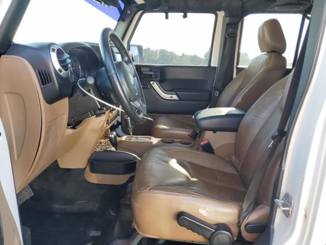 1C4HJWEG6DL693380 - 2013 JEEP WRANGLER U SAHARA WHITE photo 7