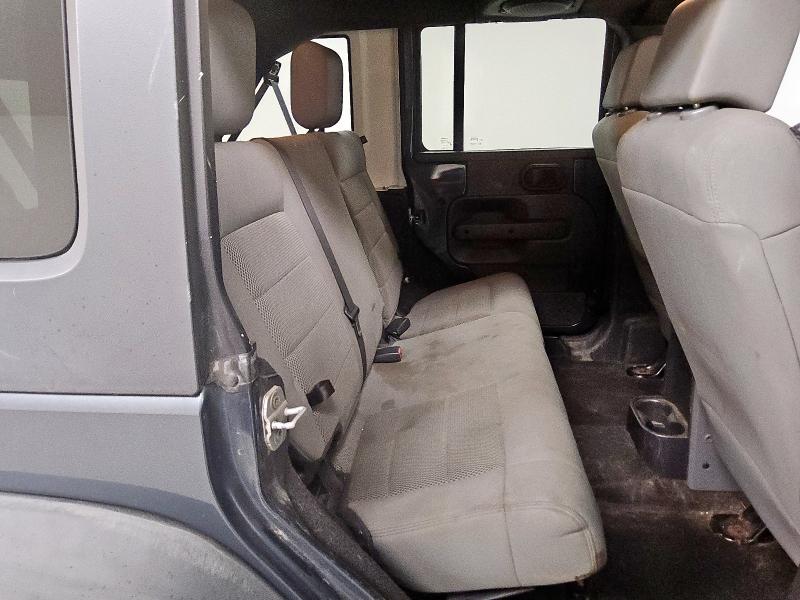 1J8GA59118L589101 - 2008 JEEP WRANGLER U SAHARA BLUE photo 11