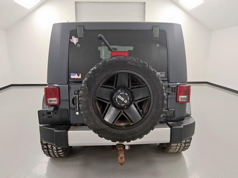 1J8GA59118L589101 - 2008 JEEP WRANGLER U SAHARA BLUE photo 6