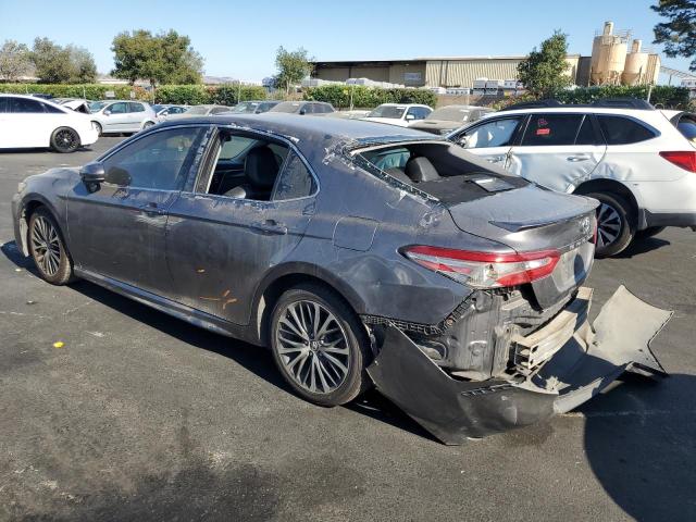 4T1B11HK5JU005461 - 2018 TOYOTA CAMRY L 灰色 照片 2