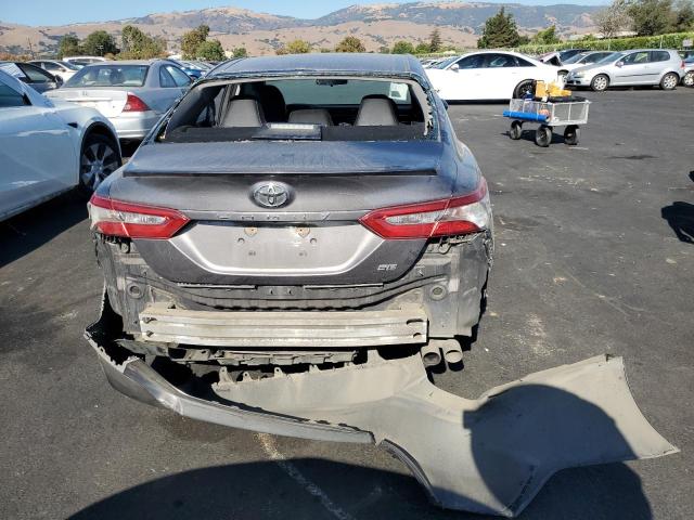 4T1B11HK5JU005461 - 2018 TOYOTA CAMRY L 灰色 照片 6