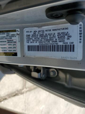 5Y2SL65847Z424790 - 2007 PONTIAC VIBE SILVER photo 12