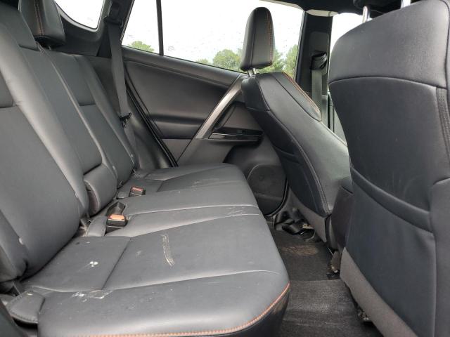 2T3JFREV9JW734564 - 2018 TOYOTA RAV4 SE შავი ფოტო 11