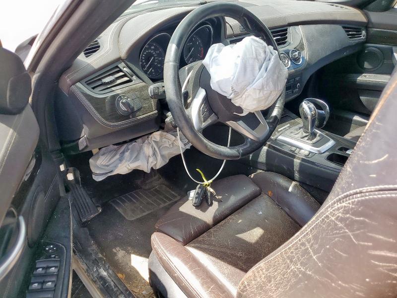 WBALL5C53DJ104536 - 2013 BMW Z4 SDRIVE28I WHITE photo 8