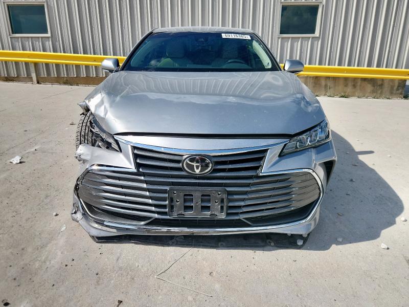 4T1JZ1FB0MU056474 - 2021 TOYOTA AVALON XLE 银色 照片 5