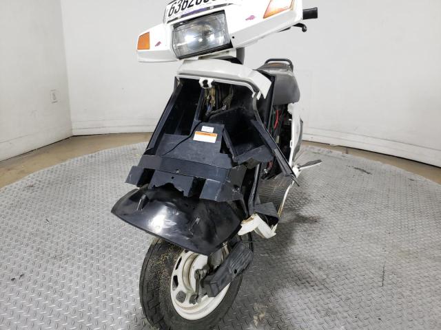 3H1HF0303VD201002 - 1997 HONDA CH80 WHITE photo 11