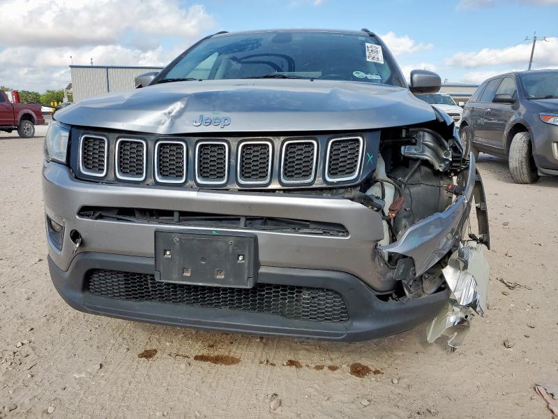 3C4NJCBB4JT193518 - 2018 JEEP COMPASS LATITUDE Gümüş fotoğraf 5