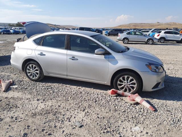 3N1AB7AP2JL640043 - 2018 NISSAN SENTRA S 银色 照片 4