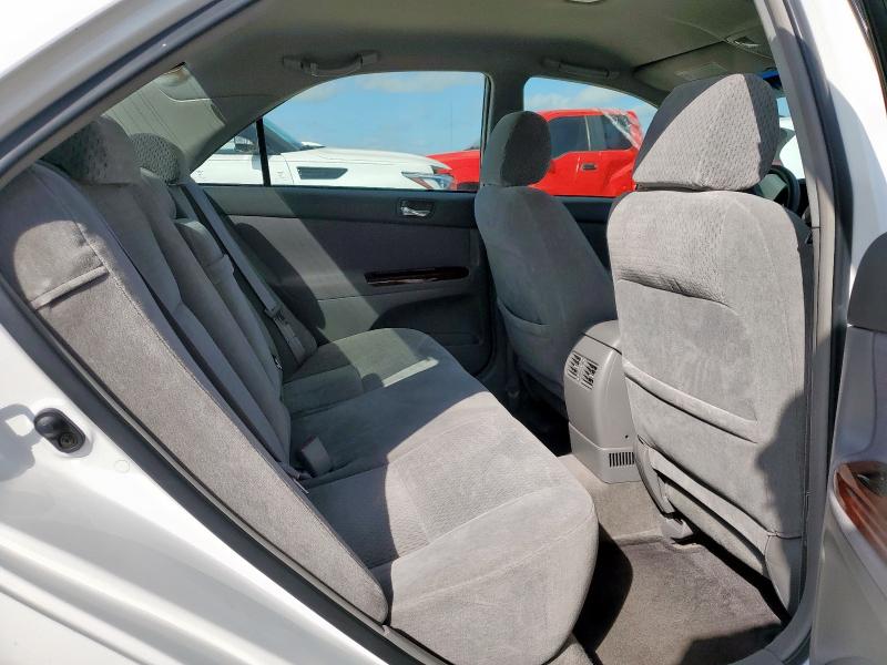 4T1BE32K32U078774 - 2002 TOYOTA CAMRY LE WHITE photo 10