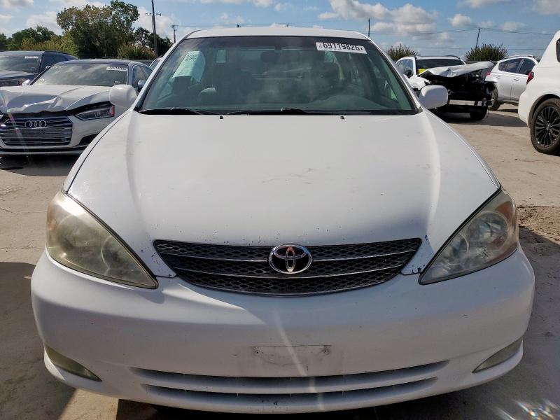 4T1BE32K32U078774 - 2002 TOYOTA CAMRY LE WHITE photo 5