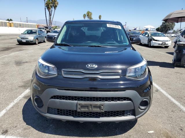 KNDJN2A23J7535852 - 2018 KIA SOUL BLACK photo 5