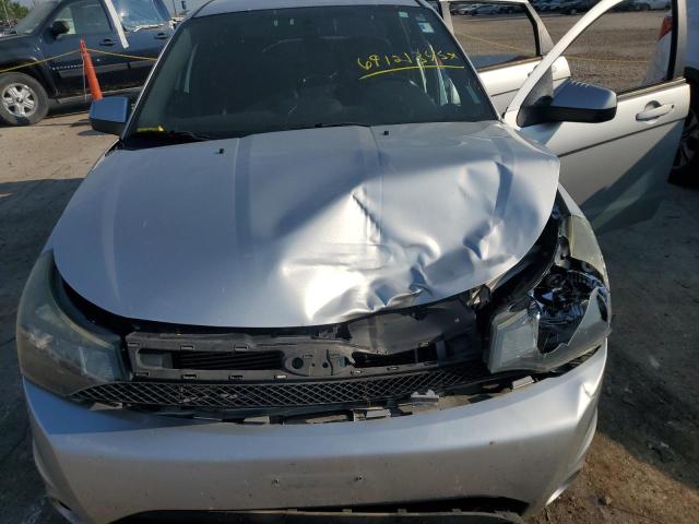 1FAHP3GN7AW298892 - 2010 FORD FOCUS SES SILVER photo 11