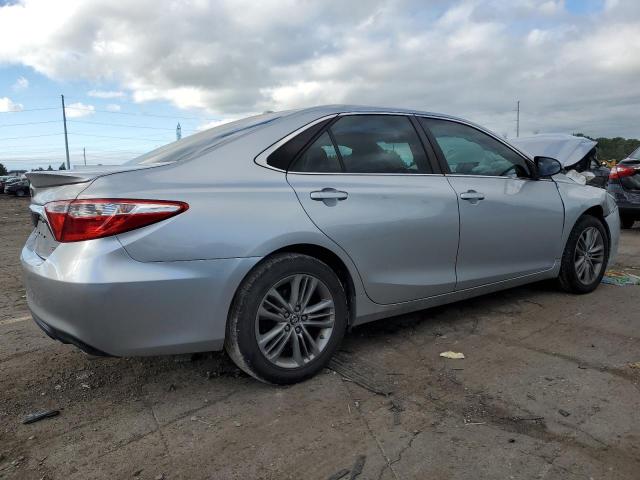 4T1BF1FK4GU116399 - 2016 TOYOTA CAMRY LE SILVER photo 3