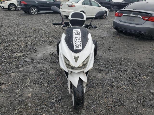 L37LMJBVXMZ010155 - 2021 DAIX PMZ150-19 WHITE photo 2