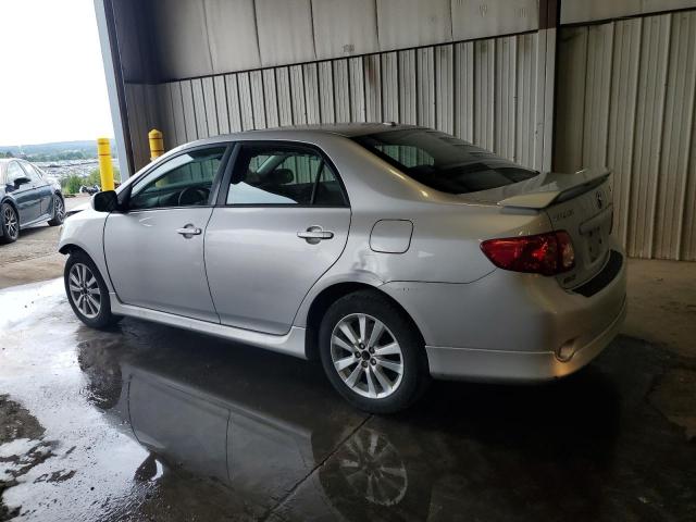 1NXBU4EE3AZ365965 - 2010 TOYOTA COROLLA BASE ვერცხლისფერი ფოტო 2