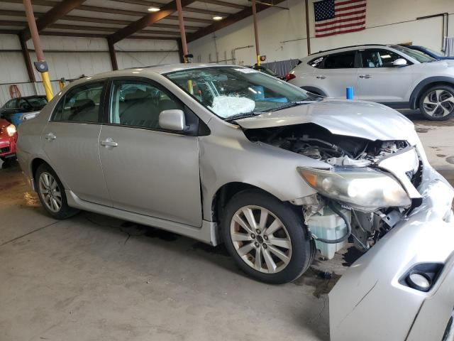 1NXBU4EE3AZ365965 - 2010 TOYOTA COROLLA BASE ვერცხლისფერი ფოტო 4