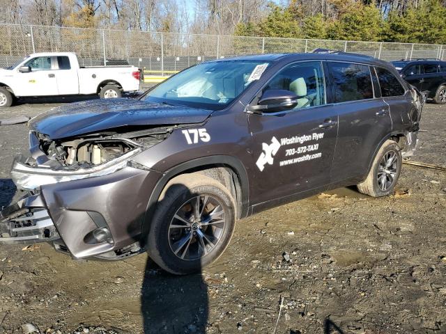 5TDZARFH6JS039938 - 2018 TOYOTA HIGHLANDER LE GRAY photo 1