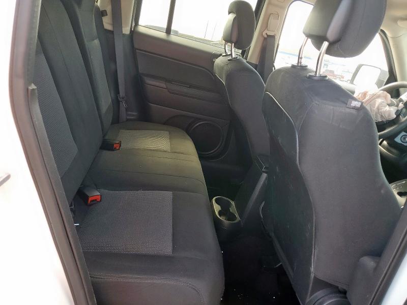 1C4NJPBA8FD285369 - 2015 JEEP PATRIOT SPORT WHITE photo 14