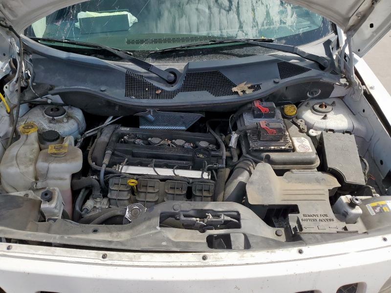 1C4NJPBA8FD285369 - 2015 JEEP PATRIOT SPORT WHITE photo 16