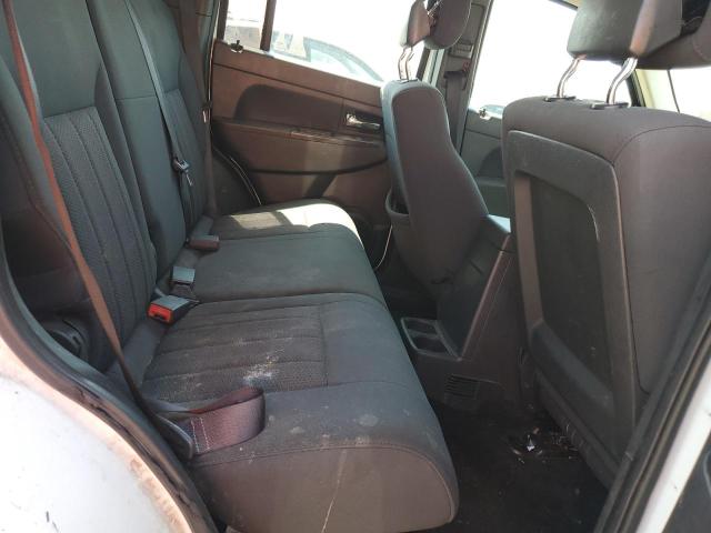 1C4PJLAK0CW201069 - 2012 JEEP LIBERTY SPORT WHITE photo 11