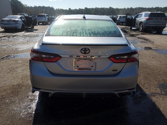 4T1T11AK3MU445469 - 2021 TOYOTA CAMRY SE 银色 照片 6