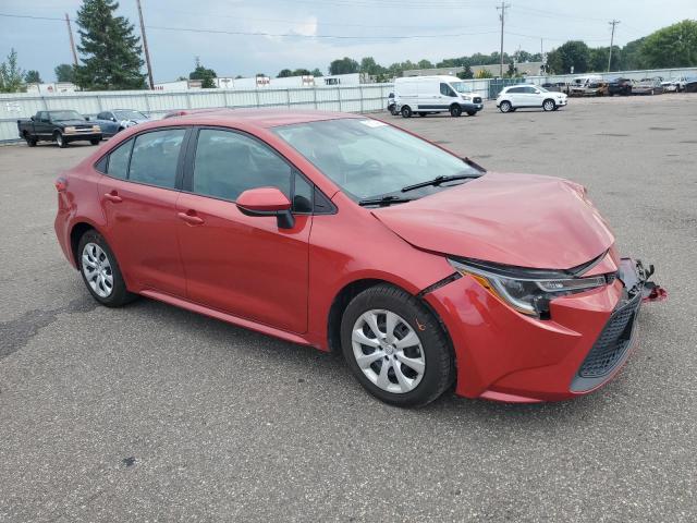 5YFEPMAE3MP241176 - 2021 TOYOTA COROLLA LE RED photo 4