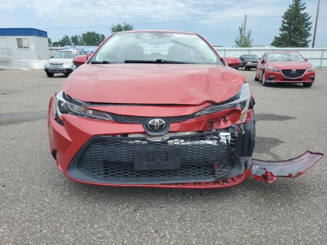 5YFEPMAE3MP241176 - 2021 TOYOTA COROLLA LE RED photo 5