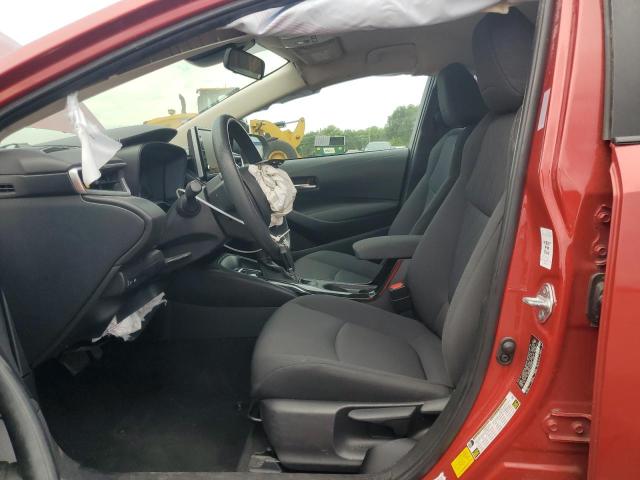 5YFEPMAE3MP241176 - 2021 TOYOTA COROLLA LE RED photo 7