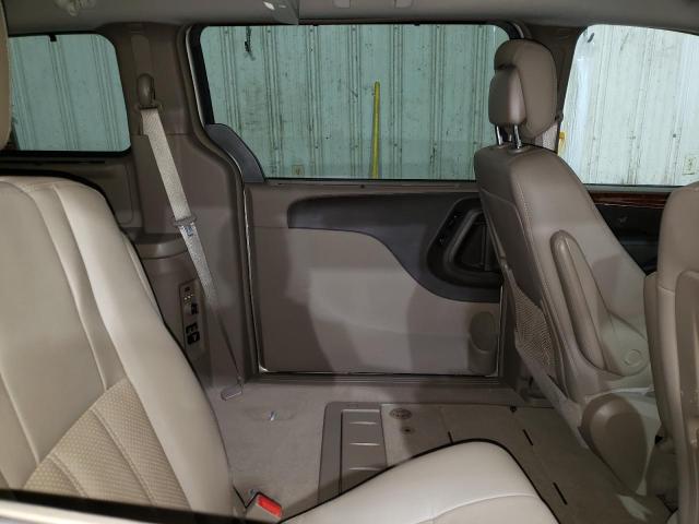 2C4RC1CG5FR528368 - 2015 CHRYSLER TOWN & COU TOURING L GOLD photo 11