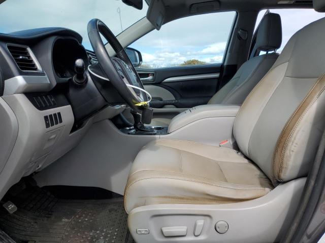 5TDKKRFH1FS061772 - 2015 TOYOTA HIGHLANDER XLE ნაცრისფერი ფოტო 7