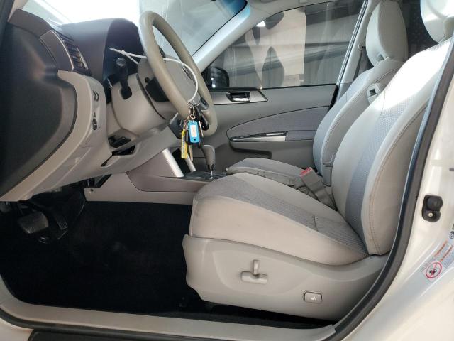 JF2SHADC8DH441752 - 2013 SUBARU FORESTER 2.5X PREMIUM أبيض صورة 7