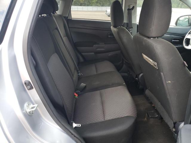 JA4AP3AU8HZ044395 - 2017 MITSUBISHI OUTLANDER SPORT ES Plata foto 11