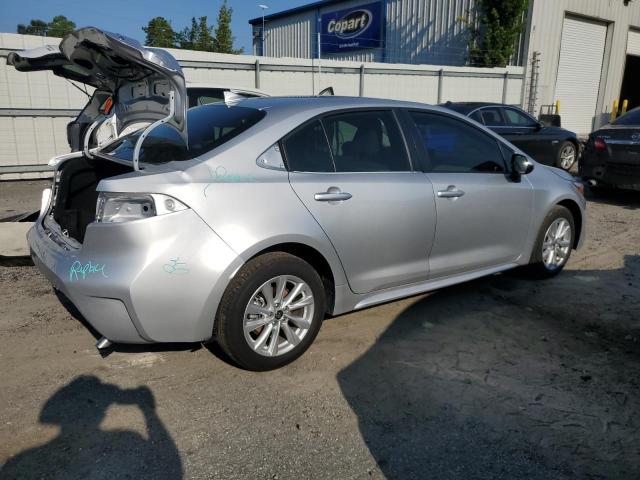 JTDBCMFE7RJ035409 - 2024 TOYOTA COROLLA LE Gümüş foto 3