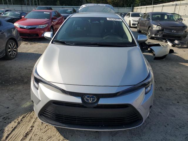 JTDBCMFE7RJ035409 - 2024 TOYOTA COROLLA LE Gümüş foto 5