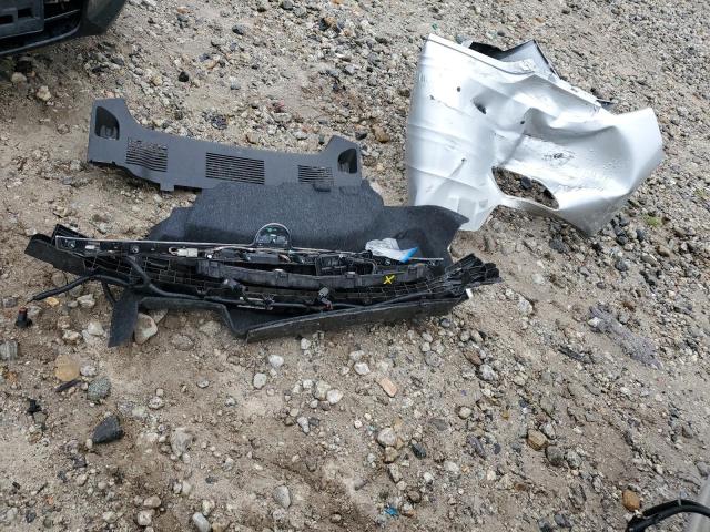 1G4GB5G31GF156086 - 2016 BUICK LACROSSE SILVER photo 12