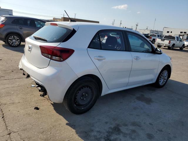 3KPA35AC0JE038693 - 2018 KIA RIO WHITE photo 3