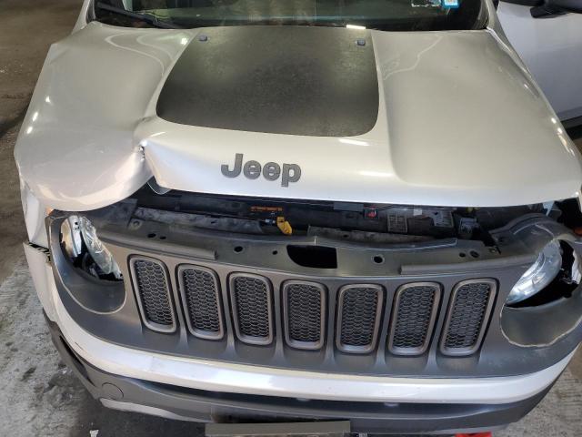 ZACCJBCB3JPH06555 - 2018 JEEP RENEGADE TRAILHAWK Արծաթագույն լուսանկար 12
