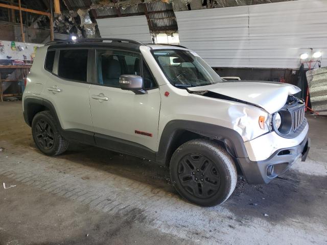 ZACCJBCB3JPH06555 - 2018 JEEP RENEGADE TRAILHAWK Արծաթագույն լուսանկար 4