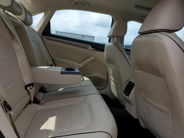 1VWBT7A34HC011916 - 2017 VOLKSWAGEN PASSAT SE BLACK photo 10