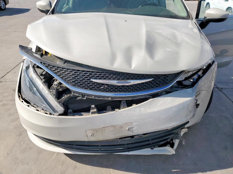 2C4RC1DG3HR623531 - 2017 CHRYSLER PACIFICA TOURING WHITE photo 12