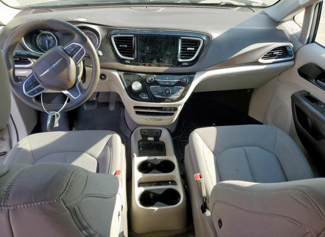 2C4RC1DG3HR623531 - 2017 CHRYSLER PACIFICA TOURING WHITE photo 8