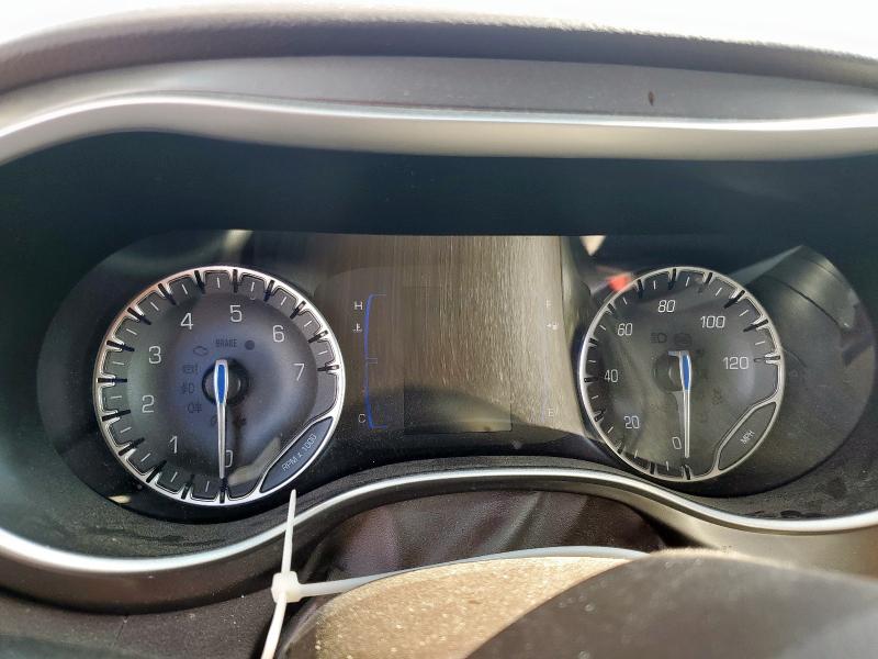 2C4RC1DG3HR623531 - 2017 CHRYSLER PACIFICA TOURING WHITE photo 9