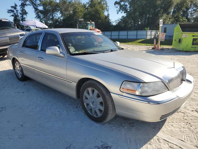 1LNHM83W24Y663403 - 2004 LINCOLN TOWN CAR ULTIMATE BEIGE photo 4